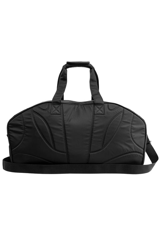 Schwarze Sporttasche aus robustem Nylon mit Ziernähten, abnehmbarem Schulterriemen und OLAKALA-Logo, ideal für Reisen oder Fitness.