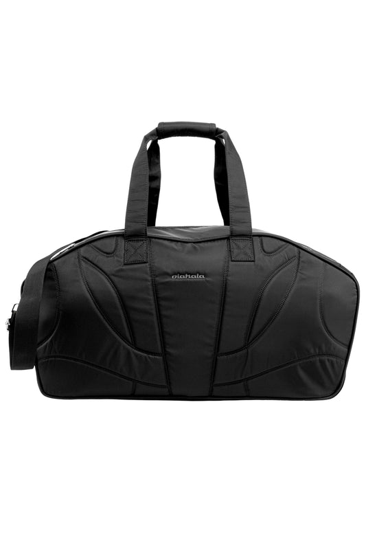 Schwarze Sporttasche aus robustem Nylon mit Ziernähten, abnehmbarem Schulterriemen und gesticktem OLAKALA-Logo; Reißverschluss-Innentasche. Maße: 58x28x24 cm.