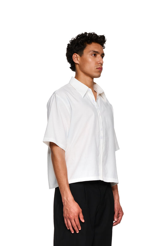 Nahaufnahme des Crayon Summer Shirt Heart: lockere Passform, kubanischer Kragen, Herz-Grafik auf Brust, ideal für Sommer. Perfekt für den OLAKALA-Stil.