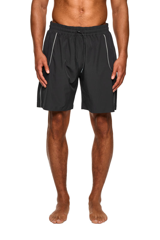 Nahaufnahme der 0asis Swim Shorts Gray, zeigt elastisches Material, Mesh-Innenfutter und seitliche Taschen mit Reißverschluss, ideal für Bewegungsfreiheit am Pool oder Strand.