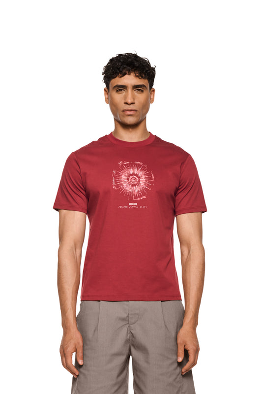 Pangea T-Shirt Sun mit glatter, kühler Oberfläche und Rippkragen, schmale Passform, unisex, mit zentralem Pangea Grafik Siebdruck vorne. Ideal für warme Tage.