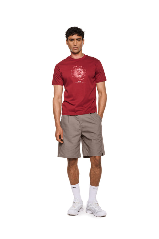 Unisex Pangea T-Shirt Sun mit Siebdruckmotiv auf der Vorderseite, schmaler Passform und glatter Oberfläche, ideal für warme Tage.