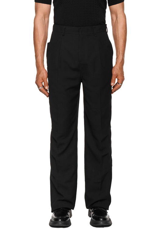 Gills Dress Pants aus strapazierfähigem Mischfasergewebe, mit französischen Taschen und asymmetrischem Eingriff, Seitennähten in Kiemenoptik und Logo-Stickerei, im Regular Fit.