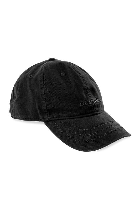 CC Cap All Black: Schwarze Baseballcap mit verstellbarem Metallclip, gesticktem OLAKALA Logo vorne. Einheitsgröße, ideal für jeden Anlass.