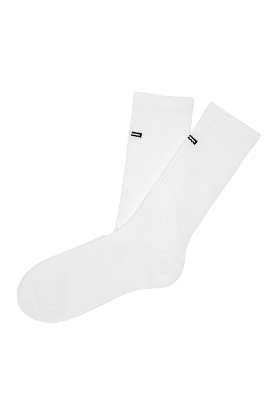 Linen Socks White: White, ribbed cotton socks with embroidered OLAKALA logo on the upper cuff. Pack of 2, ideal for versatile knitting patterns.
