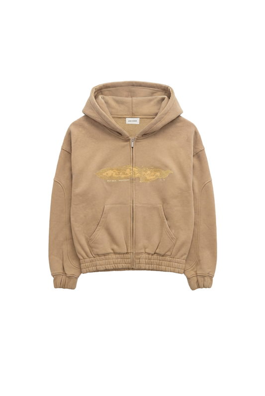 CC Zip Hoodie Beige mit Reißverschluss, Kängurutasche, elastischen Bündchen. OLAKALA CC Logo in Gold auf der Brust. Unisex, oversize Passform.