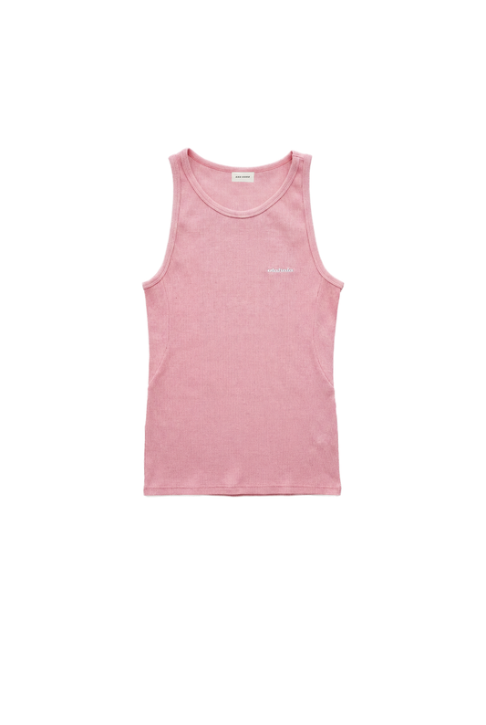Rosa E.O.I Tanktop Cotton Candy, gerippt, ärmellos, mit gesticktem OLAKALA Logo links auf der Brust, flach liegend, zeigt eine klare, körpernahe Silhouette.