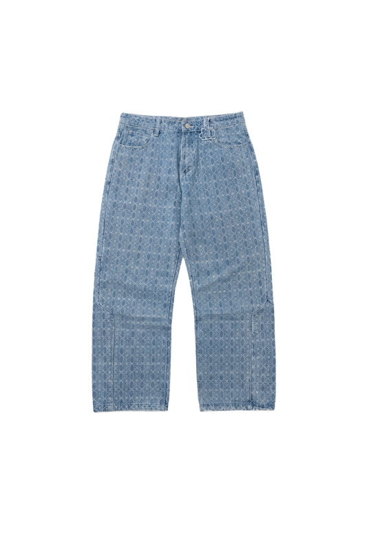 CC Blue Monogram Denim Pants in hellblau, mit geometrischem Muster, asymmetrischem Bund und versetzten Nähten, präsentieren einen markanten, unisex Stil im klassischen 5-Pocket-Design.