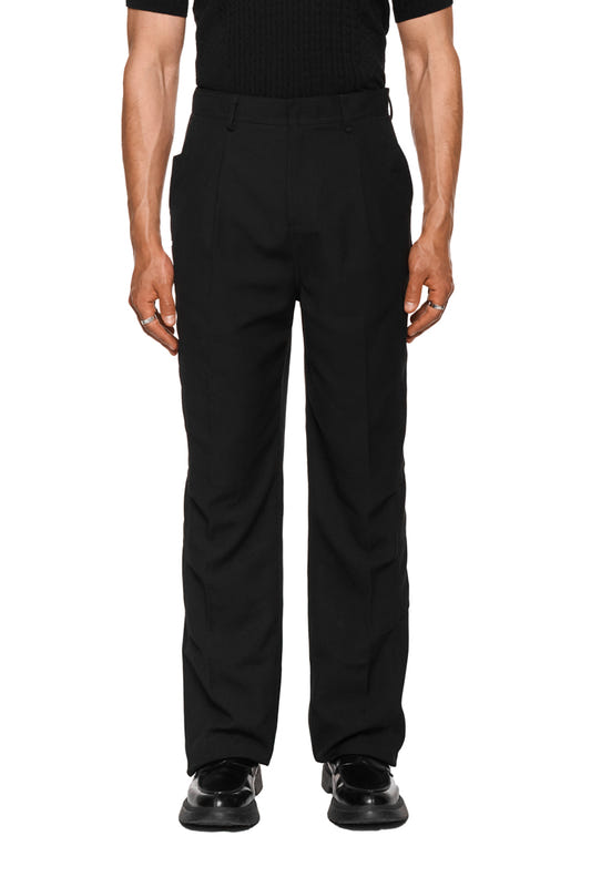 Gills dress pants made of durable mixed fiber fabric, with French pockets and asymmetrical fly, side seams in gill look and logo embroidery, in regular fit.
