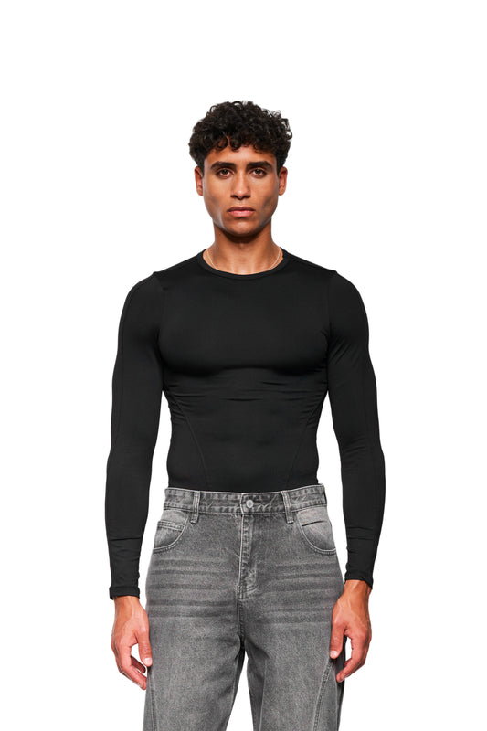 CC Core Slim Fit Longsleeve Black: Figurbetontes, langärmliges Oberteil aus weichem Stretchmaterial, ideal für vielseitige Kombinationen.