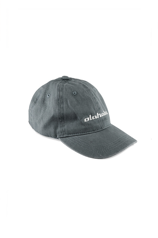 Rhodos Cap Grey: Grey baseball cap with embroidered OLAKALA logo, adjustable with metal clip at the back, one size fits all, trendy used look.