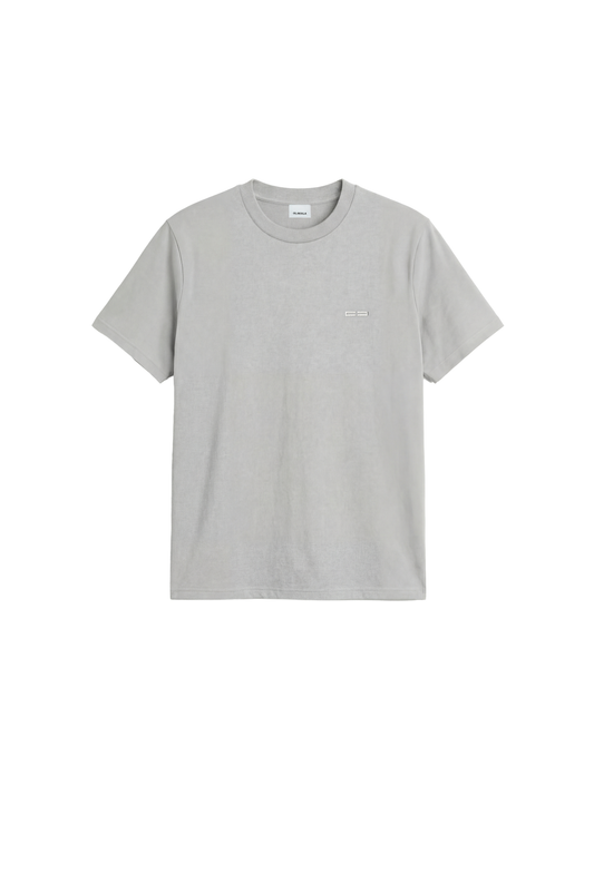 Pangea T-Shirt Slim Fit Light Gray, kurzärmelig, mit subtiler Brustlogo, betont die Silhouette; ideal für warme Tage, kombiniert weiche Oberfläche mit modernem, minimalistischem Design.